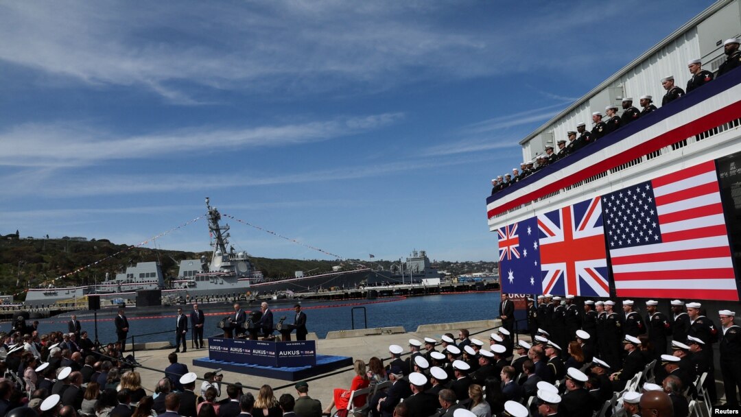 資料照：美國、英國和澳大利亞領導人在聖迭戈美國海軍洛瑪角基地宣布推動「澳英美安全協議」核潛艦方案。（2023年3月13日）