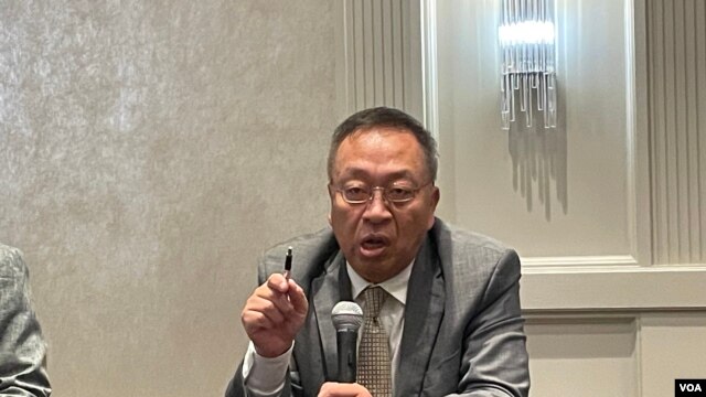 哈德遜研究所中國中心主任余茂春參加華府台灣同鄉會在華盛頓近郊馬裡蘭州舉辦的美台關係座談會。 (2023年11月11日,美國之音鍬辰芳拍攝)