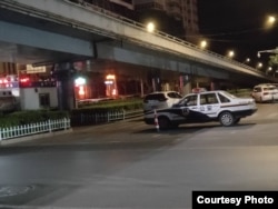 警察24小時執勤警車24小時巡邏(蘭州穆斯林提供)