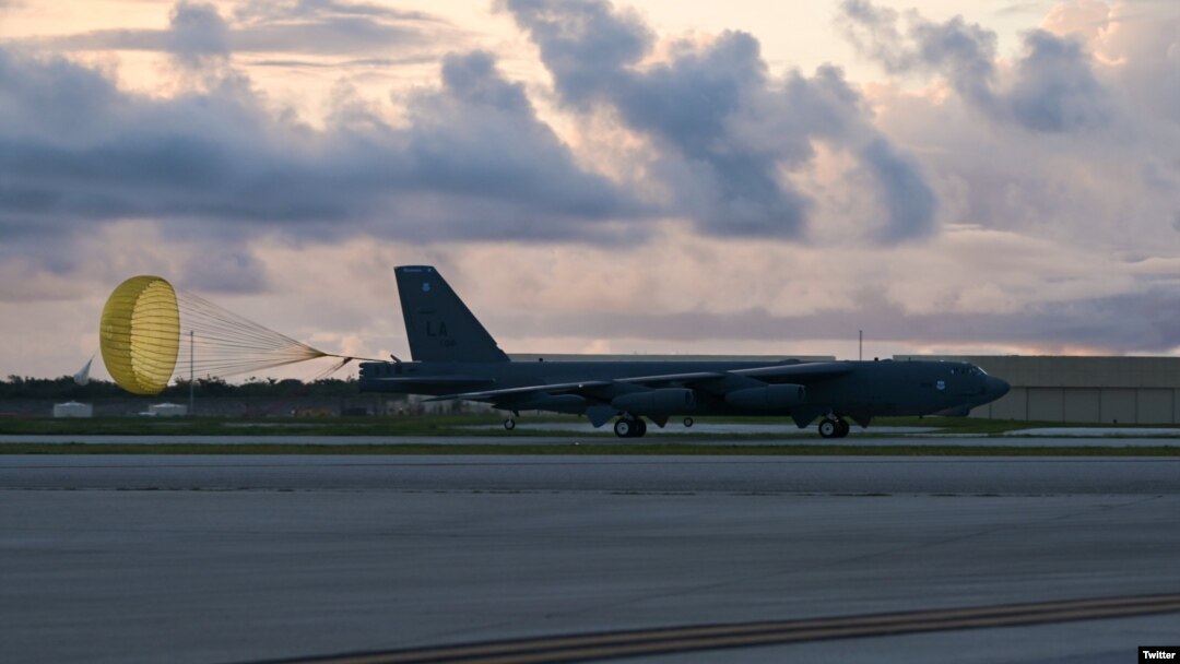 미 태평양사령부는 9일 “B-52 전략폭격기가 괌 앤더슨 공근기지에 도착했다"며 사진을 공개했다. 사진 = U.S. Indo-Pacific Command / X.