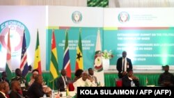 Sessão extraordinária dos chefes de estado da CEDEAO em Abuja, Nigéria, sobre o golpe no Níger (10 agosto 2023)
