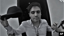 Fotograma seleccionado de un video divulgado por el gobierno mexicano donde aparece Ovidio Guzmán López al ser detenido en Culiacán, México, el 17 de octubre de 2019, para luego ser liberado.