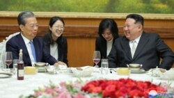북한 김정은, 중국 자오러지 위원장 접견…“북중 관계 시대 맞게 강화 발전”