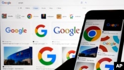ARCHIVO - Los logotipos de Google aparecen en una búsqueda en Nueva York, el 11 de septiembre de 2023.