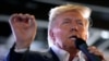Trump se ausenta de debate republicano pero ataca a sus rivales en entrevista con Tucker Carlson