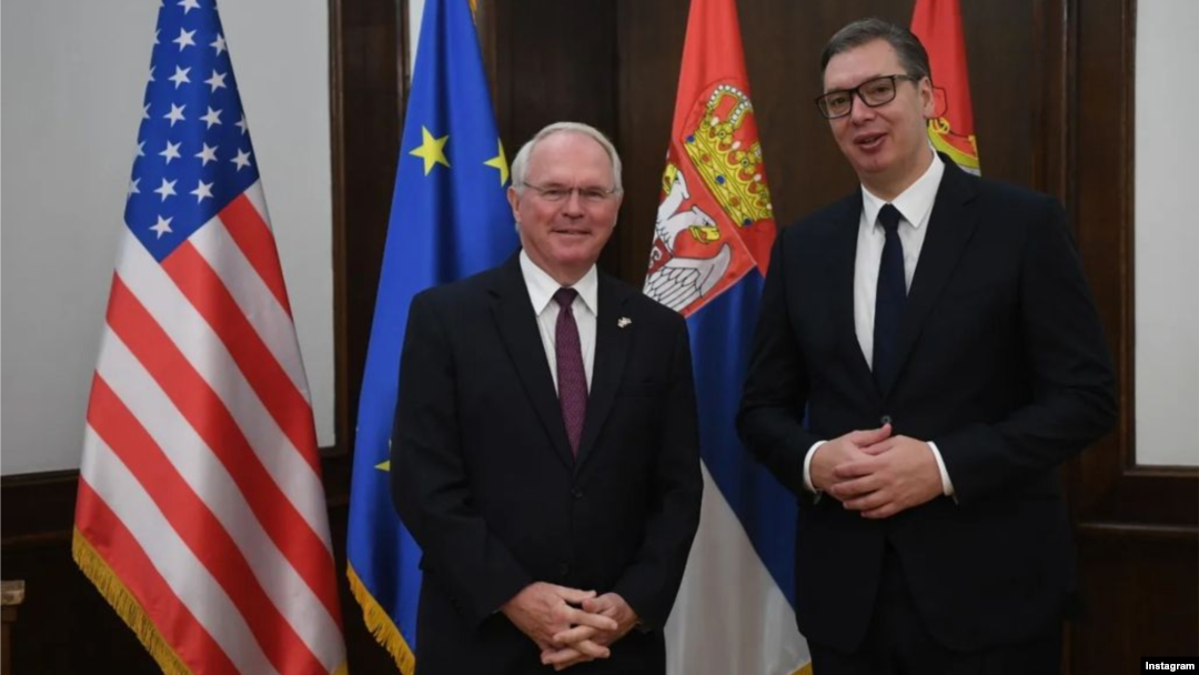 Ambasador SAD u Beograu Kristofer Hil tokom sastanka sa predsednikom Srbije Aleksandrom Vučićem, u Beogradu, 23. avgusta 2022. (Foto: Instagram profil Aleksandra Vučića)