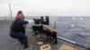 Американские военнослужащие на борту эсминца «Пребл» в Филиппинском море, 23 января 2025 года (U.S. Navy photo by Mass Communication Specialist 1st Class Ryre Arciaga)