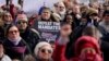 Manifestantes se reúnen para protestar contra las vacunas frente al Monumento a Lincoln en Washington, el 23 de enero de 2022.