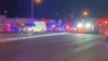 Esta imagen proporcionada por KTTV muestra la escena después de un tiroteo en un club nocturno gay en Colorado Springs, Colorado, EEUU, el sábado 20 de noviembre de 2022.