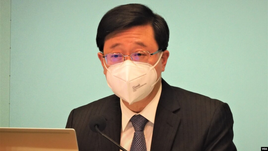 香港特首李家超表示,"3+4"抵港酒店檢疫新措施與世界接軌及中國內地通關,兩者之間沒有矛盾。(美國之音湯惠芸)