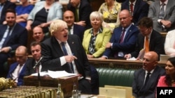 英國首相約翰迅在議會最後一次參加首相問答並回答議員們的提問（2022年7月20日）