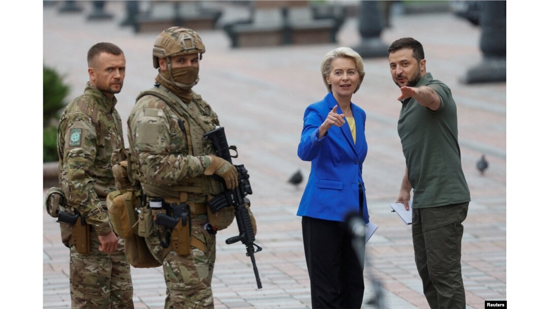 European Commission President Ursula von der Leyen and Ukraine's President Volodymyr Zelenskyy leave a joint news conference, as Russia's invasion of Ukraine continues, in Kyiv, Ukraine, Sept. 15, 2022.