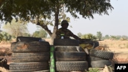 የቶጎ ወታደር በጥበቃ ላይ (ፎቶ ፋይል ኤኤፍፒ)