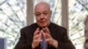 El prefecto del Archivio Apostólico Vaticano, el obispo Sergio Pagano, habla en su oficina en el Vaticano, el 14 de febrero de 2024, durante una entrevista con The Associated Press.