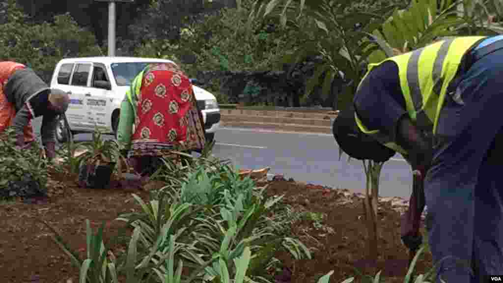 Uhuru Highway iikifanyiwa usafi 
