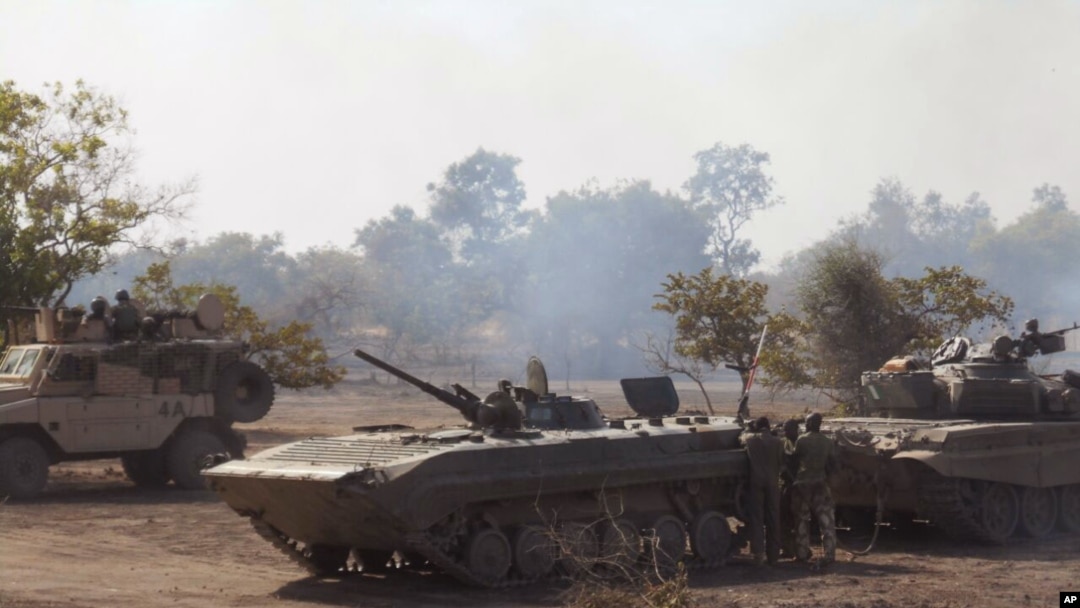Acção do exército nigeriano contra o Boko Haram na floresta de Sambisa, em 2015. 