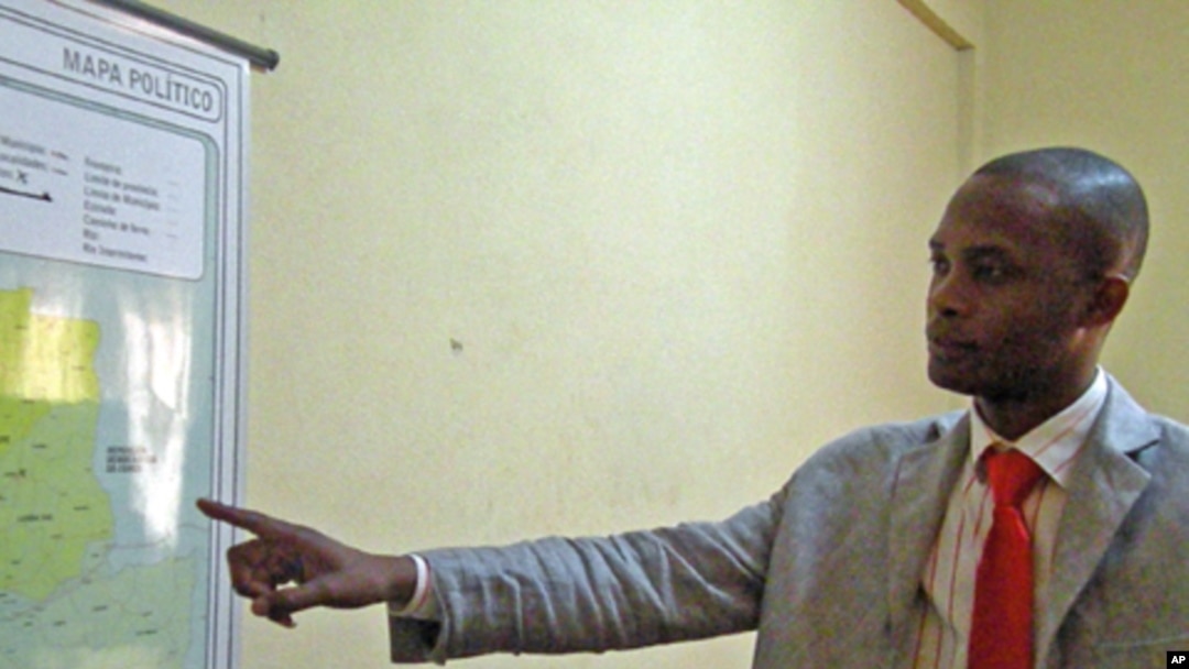 Professor Antonio Ngulaua, do Namibe, fala sobre o estado da língua portuguesa em Angola