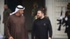 Лидер ОАЭ шейх Мухаммед бен Заид Аль Нахайян (слева) и президент Украины Владимир Зеленский во время встречи в Абу-Даби, Объединенные Арабские Эмираты, понедельник, 17 февраля 2025 года. (Пресс-служба президента Украины через AP)