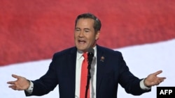 Arquivo: Michael Waltz discursa durante o terceiro dia da Convenção Nacional Republicana de 2024 em Milwaukee, Wisconsin.