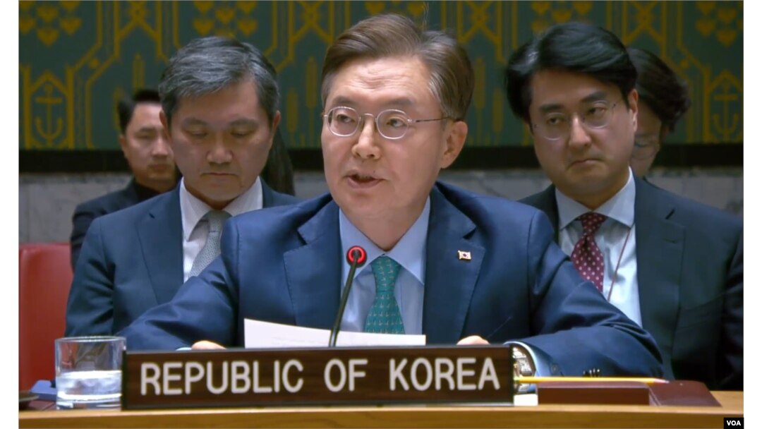21일 미국 뉴욕 유엔본부에서 열린 우크라이나 관련 안보리 회의 중 황준국 주유엔 한국대사가 발언하고 있다. (화면출처: UNTV)
