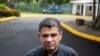 ARCHIVO - Rolando Álvarez, obispo de la Diócesis de Matagalpa y Estelí y crítico del presidente de Nicaragua, Daniel Ortega, posa para una foto en una iglesia católica en Managua, Nicaragua, en mayo de 2022.
