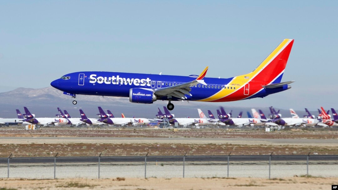 Foto de un Boeing 737 Max de Southwest Airlines el sábado 23 marzo de 2019, en el aeropuerto Southern California Logistic en Victorville, California. Un avión similar presentó problemas el martes 27 de marzo, cuando era llevado de Florida a California.
