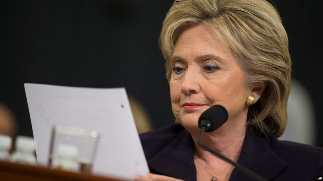 En las encuestas, Hillary Clinton mantiene un margen bien estrecho en Iowa frente a su rival Bernie Sanders.