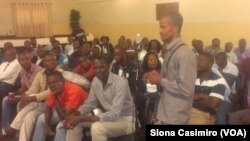 Ouvinte participando do programa Angola Fala Só na Huíla