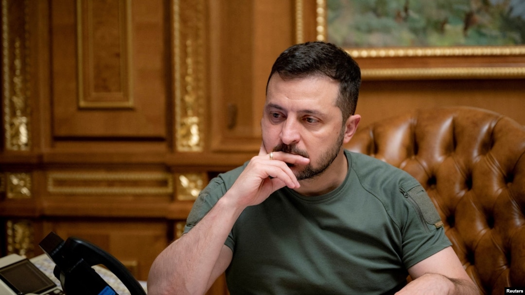 Rais wa Ukraine Zelenskiy akizungumza na rais wa Marekani Joe Biden kwa njia ya simu, Kyiv Okt 4, 2022