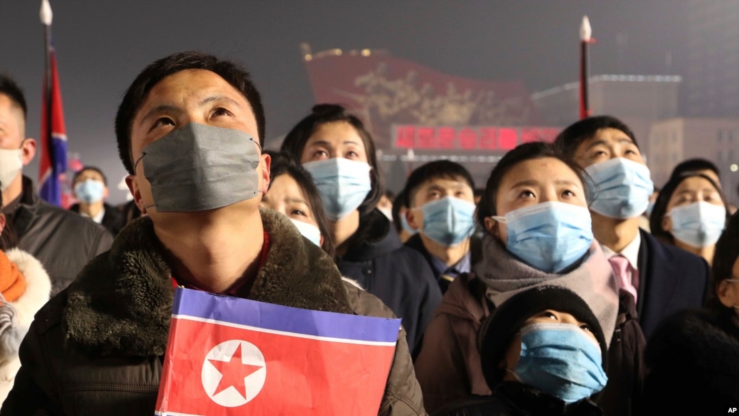 지난 1일 북한 평양에서 열린 새해 맞이 행사에 주민들이 참석했다.