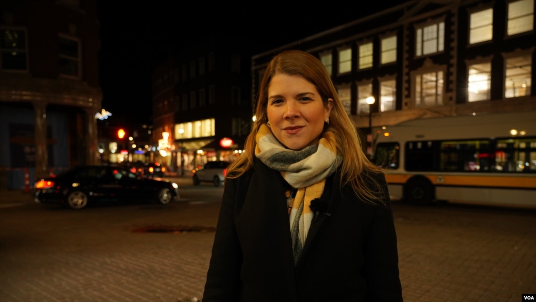 Andreina Seijas es estudiante venezolana de doctorado en Harvard, su énfasis es la planificación urbana nocturna. Colabora con organizaciones como “Ciudad Laboratorio” en Caracas para retomar la vida nocturna en la capital venezolana. 