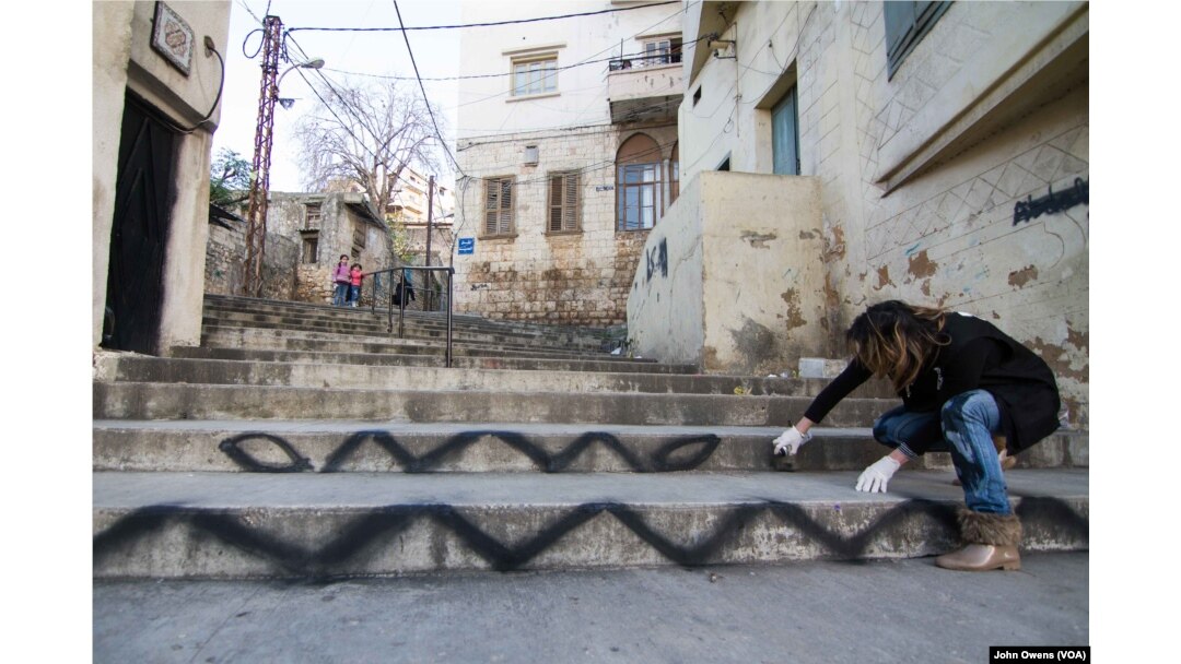 Stairs were painted in Bab al-Tabbeneh and Jabal Mohsen, and surrounding neighbourhoods.