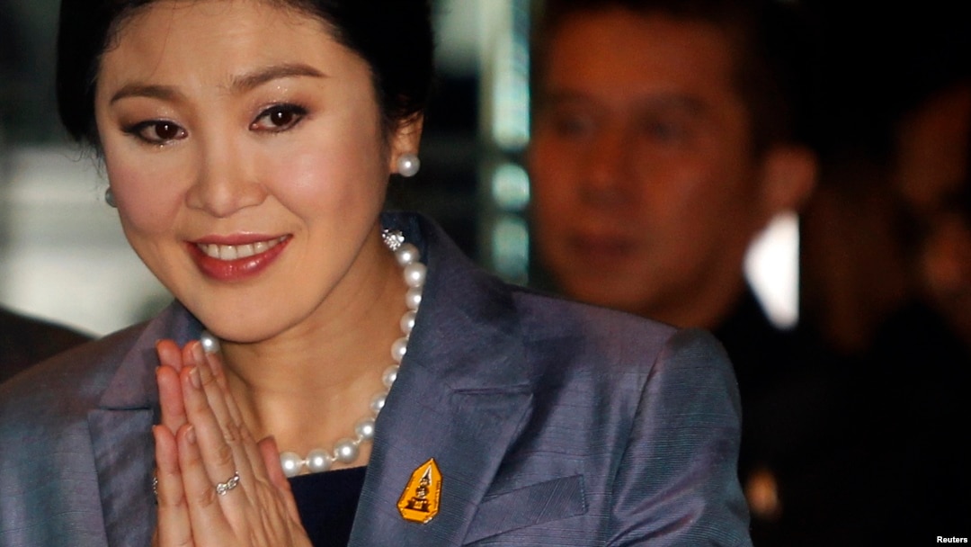 Thailand's Prime Minister Yingluck Shinawatra arrives at the Constitution court in Bangkok, May 6, 2014.