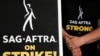 파업을 알리는 미국 배우·방송인 노동조합(SAG-AFTRA) 표지판