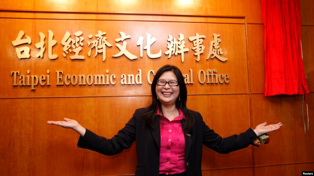 資料照：香港駐台灣機構更名，時任台灣陸委會主委的賴幸媛出席香港駐台經濟貿易文化辦事處更名儀式。（2011年7月20日）