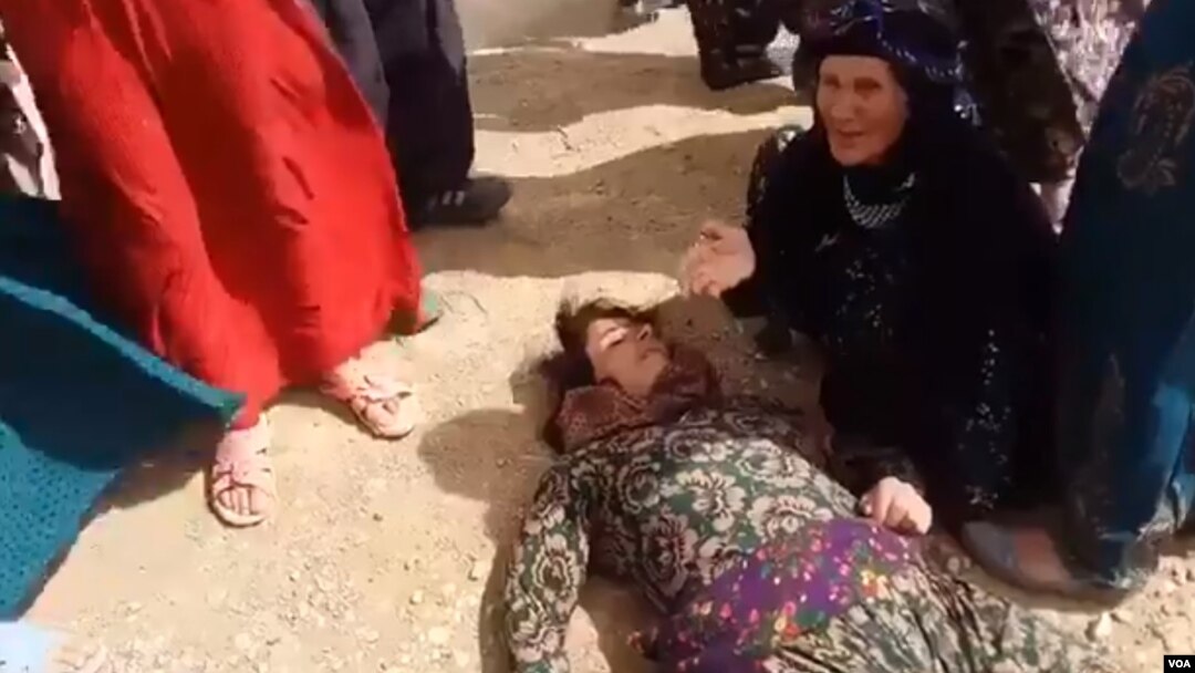 فیلم هایی از قربانیان حمله به معترضان در فضای مجازی منتشر شده است. 