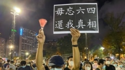 香港支聯會街站派蠟燭堅持悼念六四 籲市民兩手準備燭光遍地開花