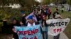 Desde que se anunció el final del programa DACA, miles de personas en todo el país, que son beneficiados, iniciaron distintas campañas para solicitar a senadores, gobernadores y otros políticos que apoyaran la solicitud de revocación.