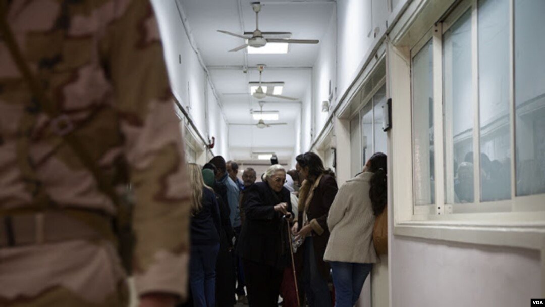 Egypt's army is overseeing the referendum vote, Cairo, Saturday, Dec. 22, 2012. (Yuli Weeks for VOA).