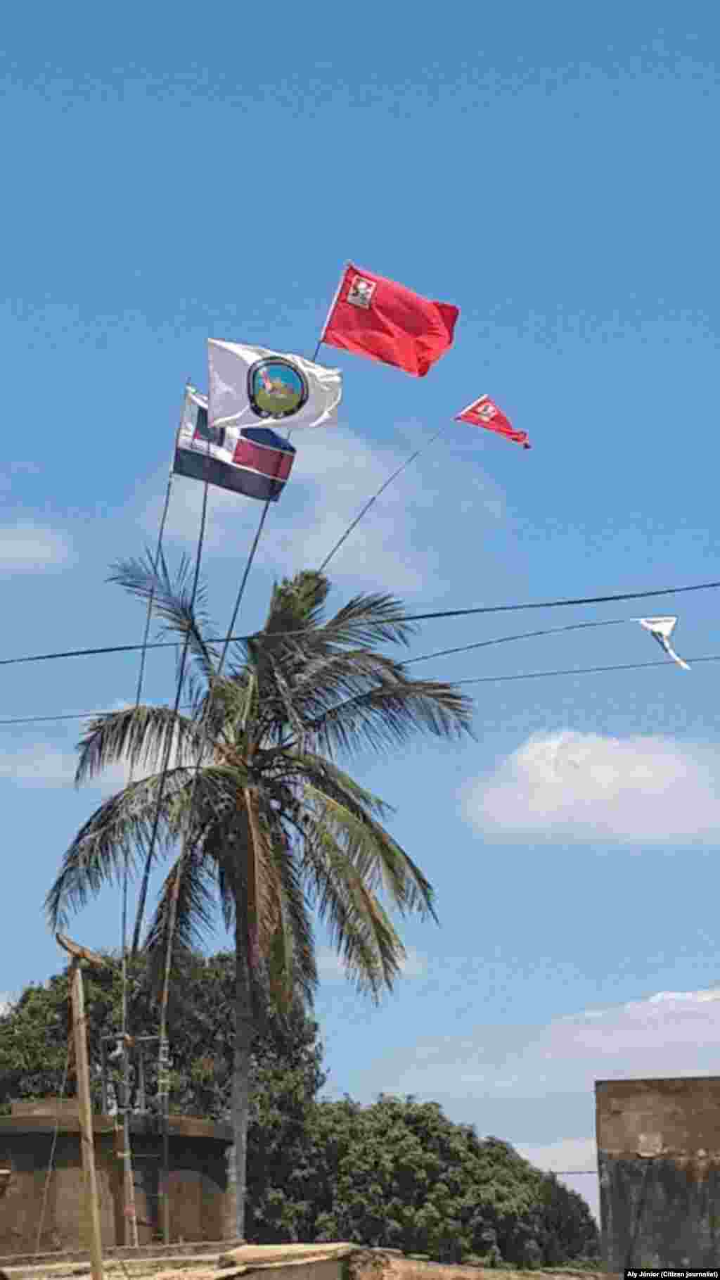 သမၼတသစ္ဦးထင္ေက်ာ္ နဲ႔ ဇနီး ေဒၚစုစုလြင္ မိသားစု