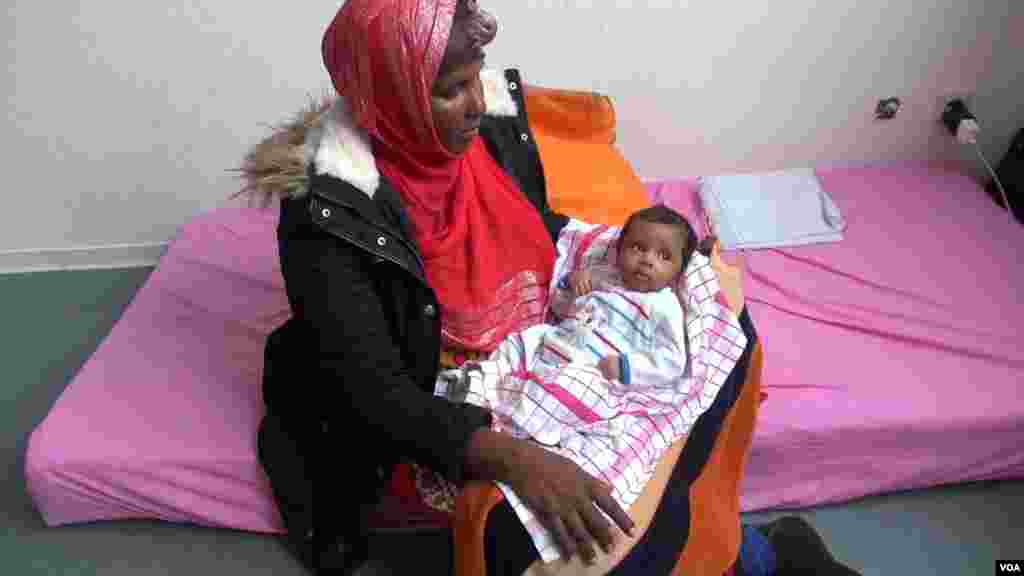 Wata 'yar gudun hijira Abukar Ali Rahma da danta
