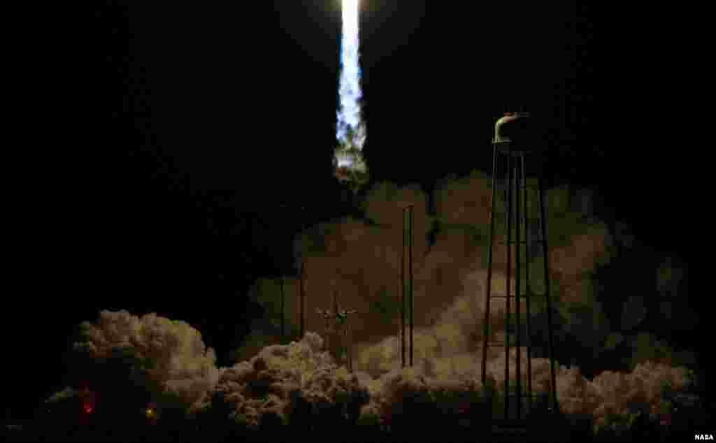 The Northrop Grumman Antares rocket, with Cygnus resupply spacecraft onboard, launches from Pad-0A, Nov. 17, 2018 at NASA's Wallops Flight Facility in Virginia. Northrop Grumman's 10th contracted cargo resupply mission for NASA to the International Space Station will deliver about 7,400 pounds of science and research, crew supplies and vehicle hardware to the orbital laboratory and its crew.