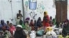 Somalis fogem da fome e da al-Shabab