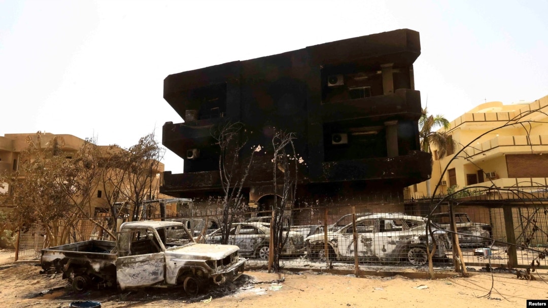 Magari na nyumba zimeharibiwa katika mapigano yanayoendelea nchini Sudan 