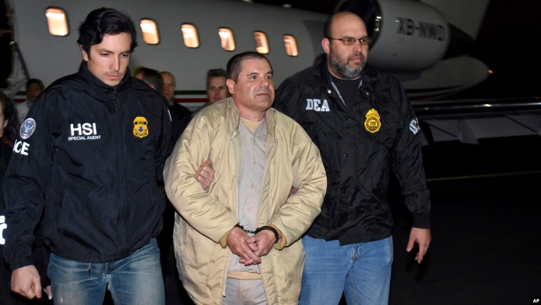 Joaquín "El Chapo" Guzmán enfrentará un proceso que podría ponerlo en la cárcel de por vida. La exclusión de la pena de muerte fue condición de México para extraditarlo.