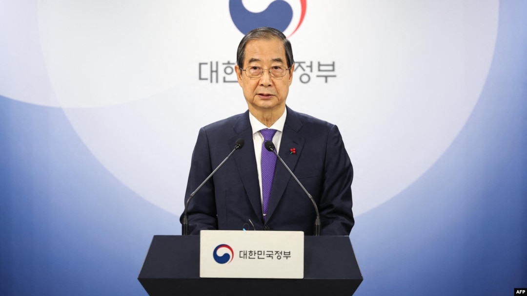 26일 서울 정부청사에서 한덕수 한국 대통령 권한대행이 대국민 담화를 갖고 있다.