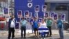 Un grupo de manifestantes protestó en las afueras de la embajada de Nicaragua en San Juan, el 23 de enero. [Foto Houston Castillo, VOA]