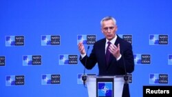 Генеральный секретарь НАТО Йенс Столтенберг выступает на пресс-конференции в штаб-квартире альянса. Брюссель, 14 июня 2023 г.
