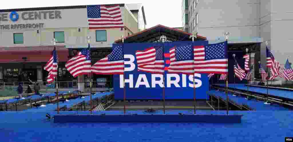 The stage is set for Democratic presidential nominee and former Vice President Joe Biden to appear with running mate Kamala Harris, at Chase Center in Wilmington, Delaware, Nov. 3, 2020. (Muhammad Atif/VOA Urdu)