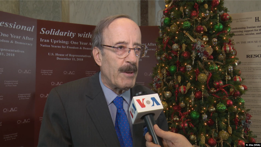 Democratic Congressman Eliot Engel talks to VOA Persian at a Rayburn House Office Building event by the Organization of Iranian American Communities in Washington, Dec. 11, 2018.